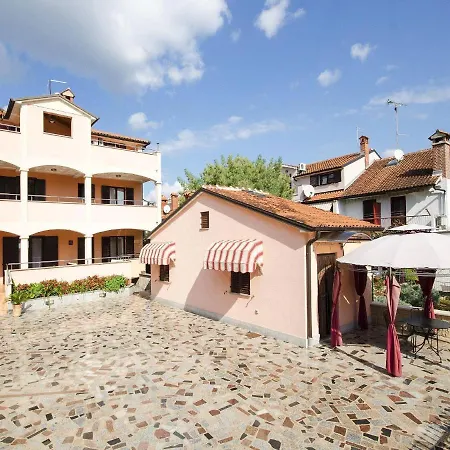Apartments Folo Gostinjska kuća