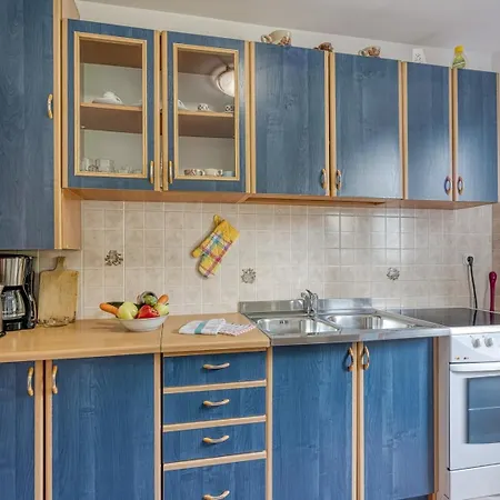 Apartments Folo 3*